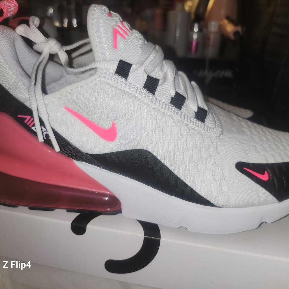 Nike Women's White and Pink Air Max Sneakers